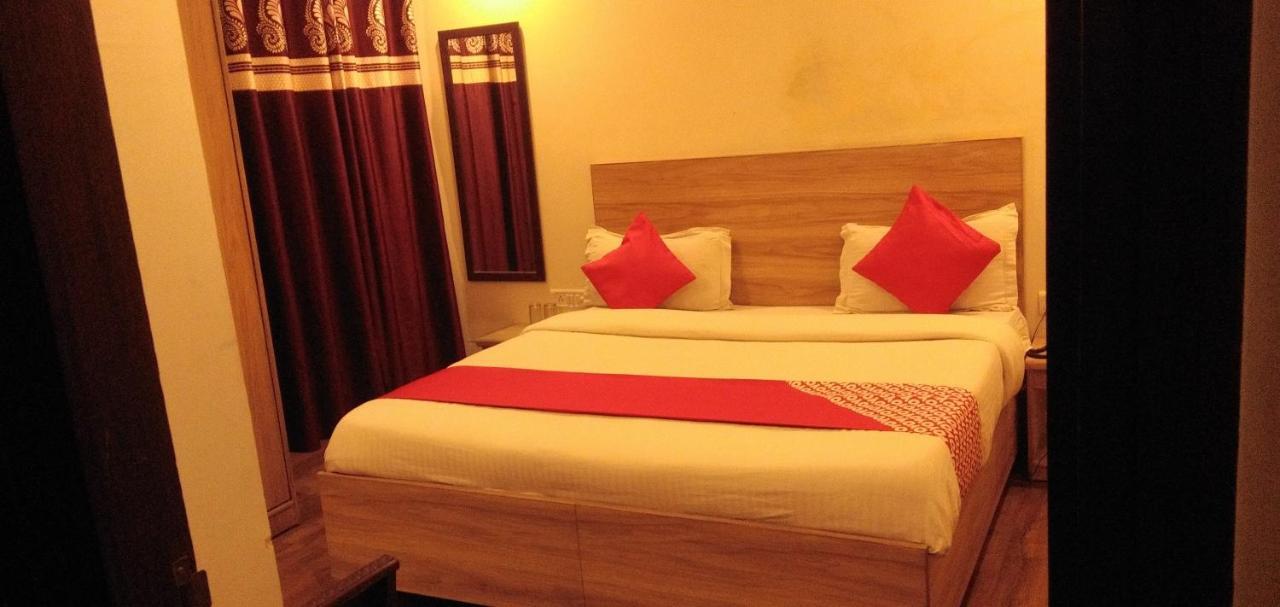 Hotel Golden Bliss At New Delhi Airport Exterior photo