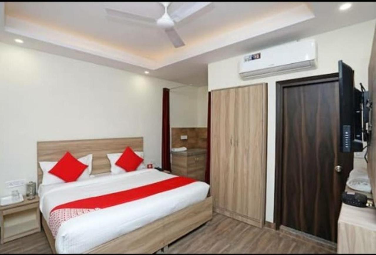 Hotel Golden Bliss At New Delhi Airport Exterior photo